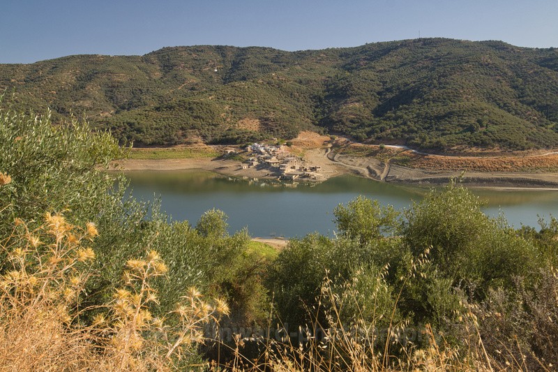 Sfendylion Village, Aposelemis Lake, Crete, Greece.   ref 3171 - Europe