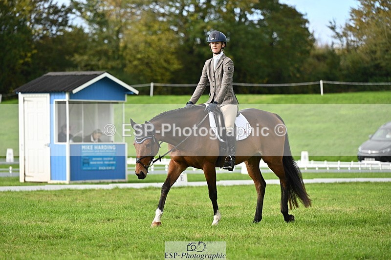 251024A-101816-08025 - F-453-Lucy.Lloyd