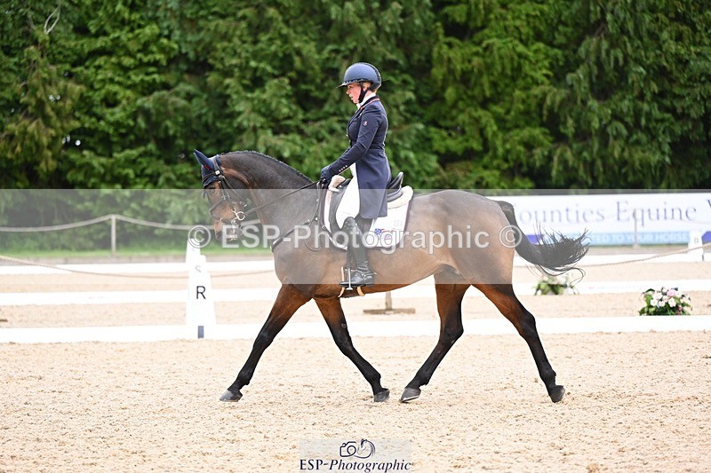 240524-181022-11586 - 164-MOONLIT_SWAYZE-Daisy_Bathe