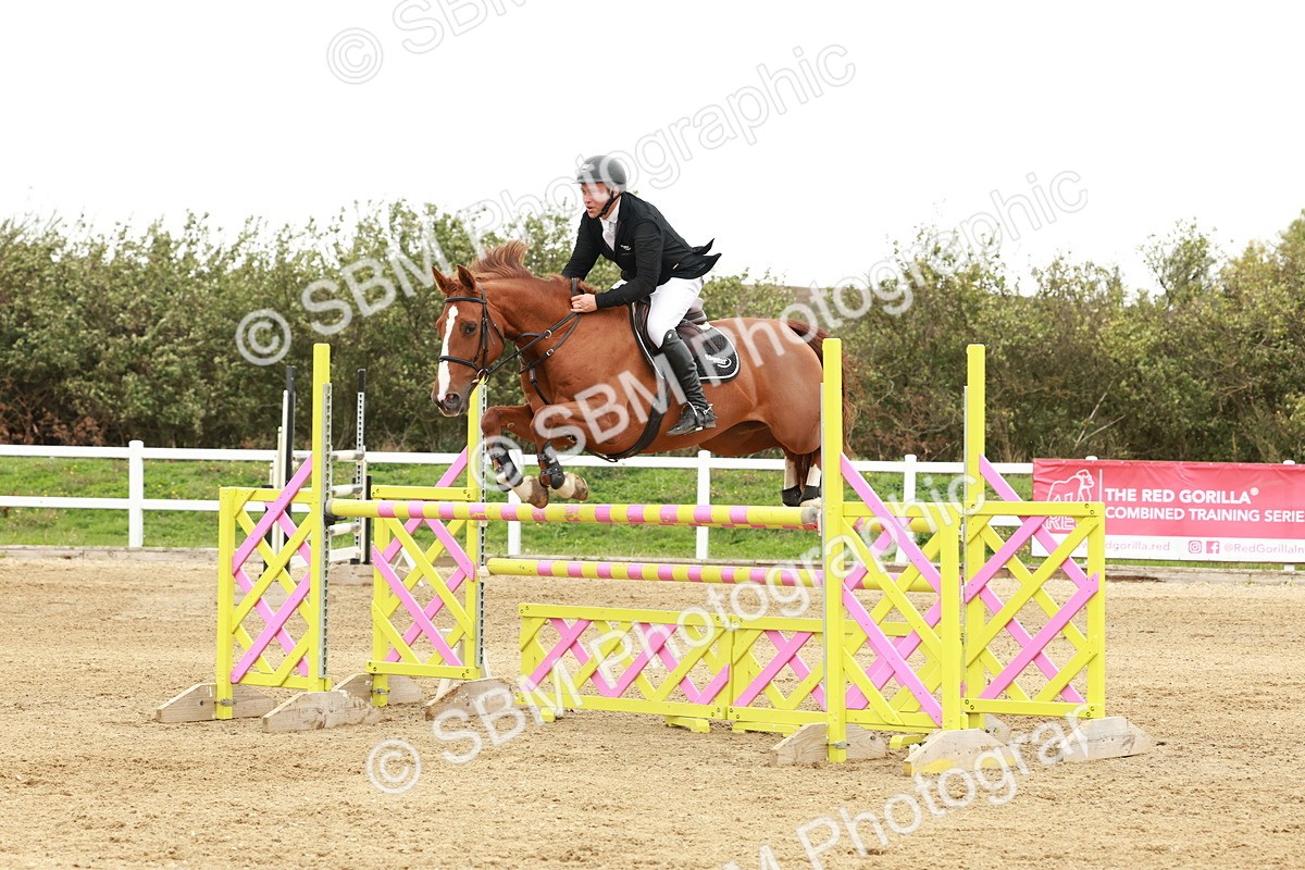 1I0A8104 - Class 5 - Senior Foxhunter 1.20m