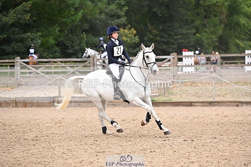 250802A-110916-02426 - A-021-Issy.Baldock-FREDDIE