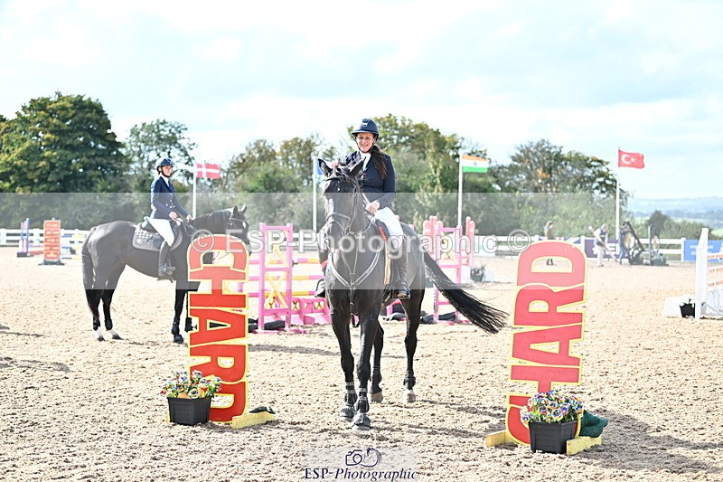 241005A-130216-03895 - SAT Cls 18 1.05m Amateur Jump Off and P