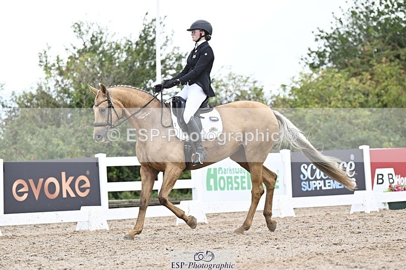 250907-170450-10904 - 054-Amy.Louise.LloydDiva.Royale