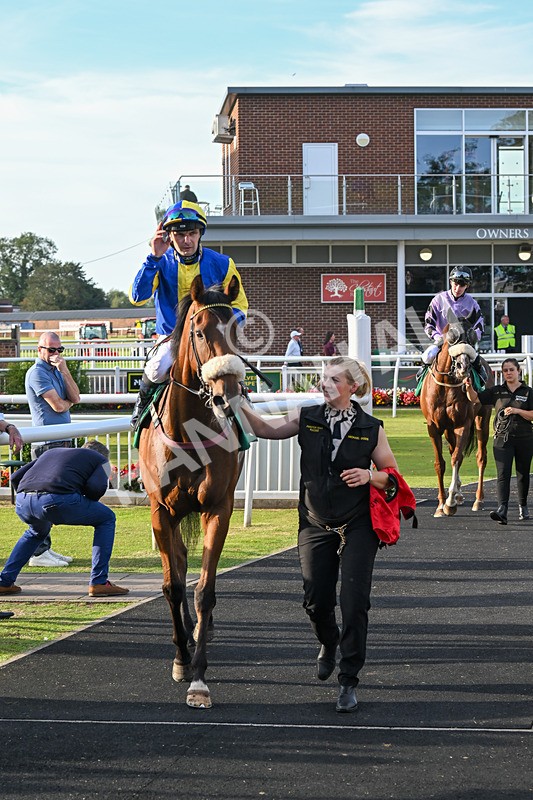 160924-Race 8-Sparkling Red-3411 - Race 8