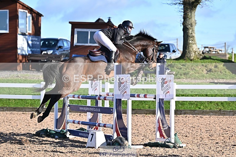 251119-125056-00395 - Cls 4 Newcomers and 1.10m Open