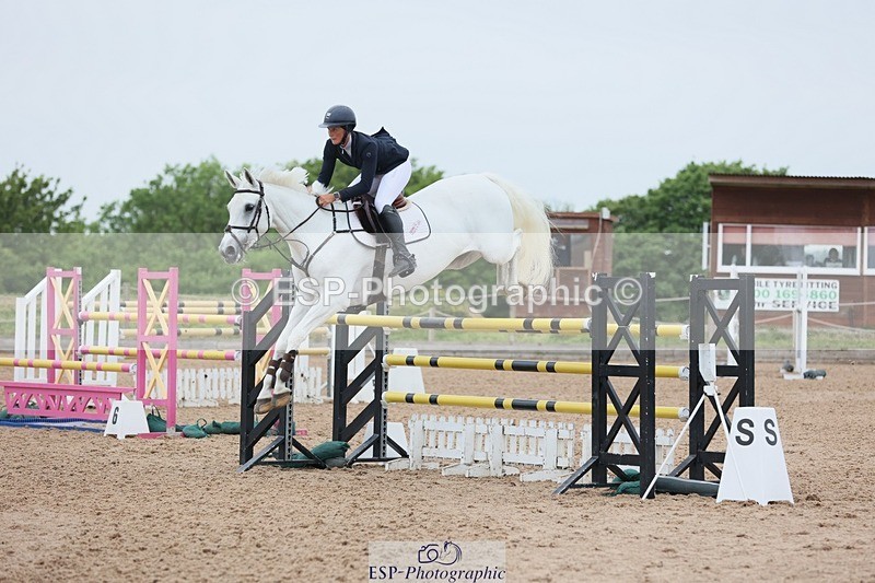 250524-124936-04802 - Cls 15 Snr Fox 1st Rnd