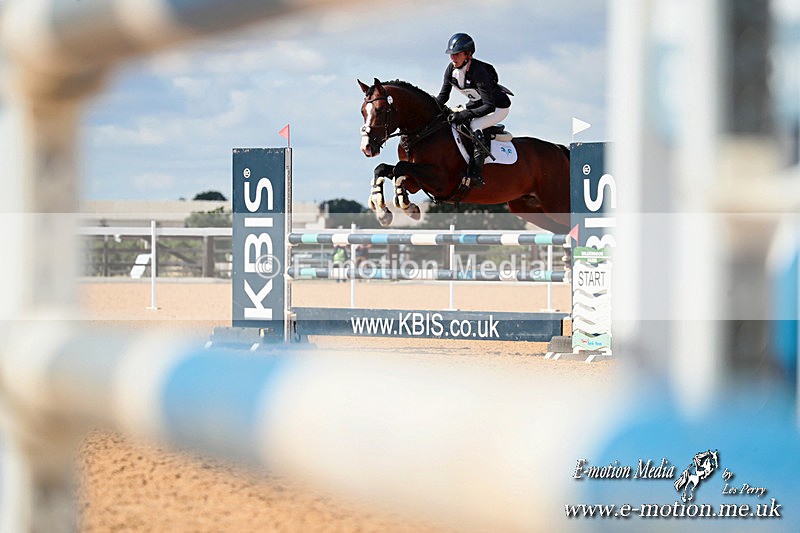 BESJ 180725  1260a - Equestrian