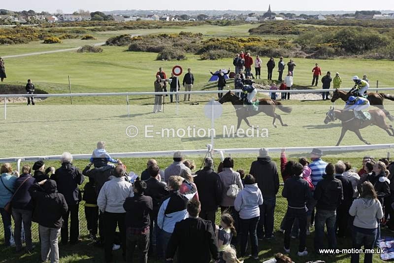 Race 4 12 - Gsy Race Finish Line 03/05/10