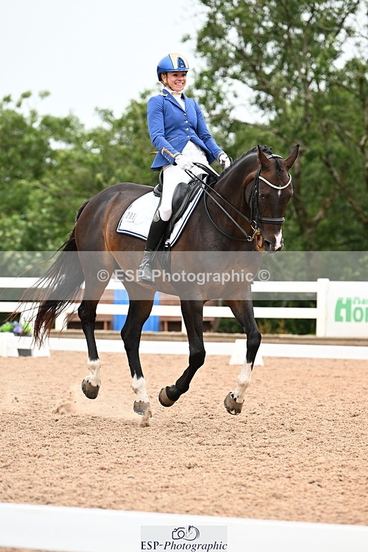 240815A-133928-01592 - 201-Natasha.Collings-Costello-Dovevale.Tender.Dove