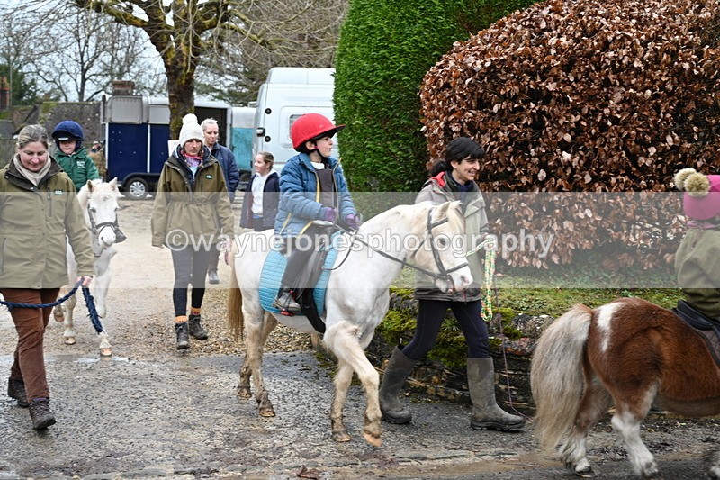 WJ7_9336 - Walk out..