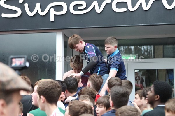 AA076019 - Christmas Boys Ba'