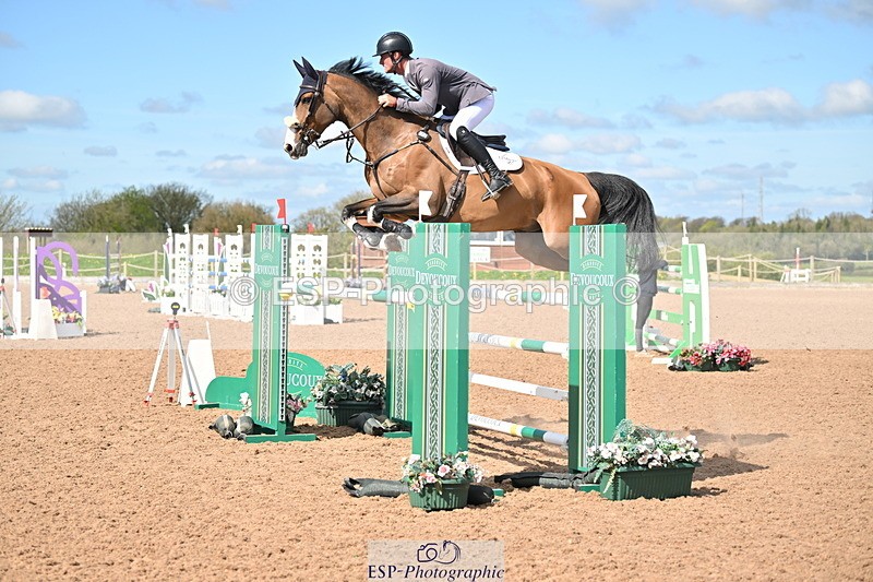 240418A-110439-02438 - Cls 5, 2 Star Medium Tour 1.35m