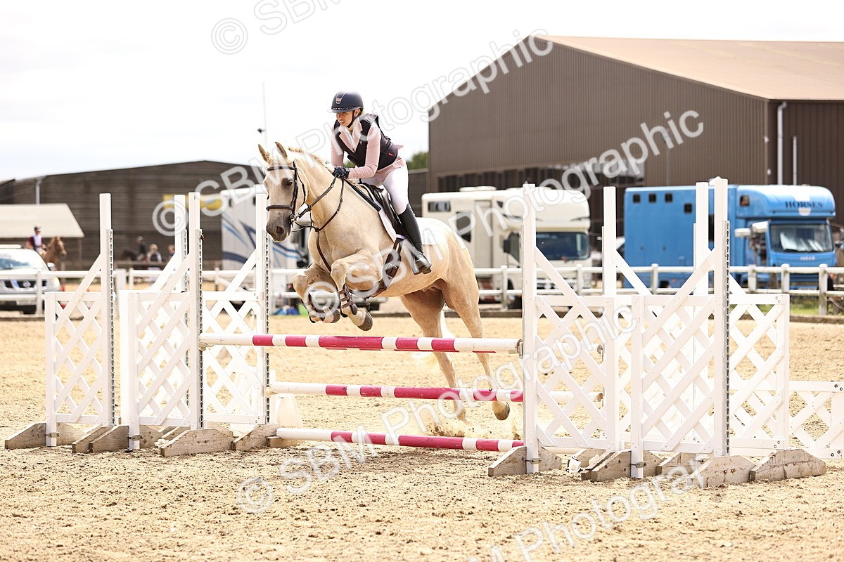 SBM_000402_Class 3 - Senior British Novice - 90cm - Steph