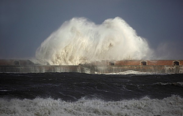 Roker storm   ref 9926 - Tyne and Wear