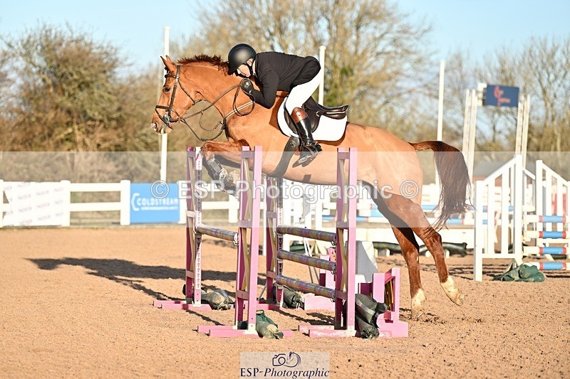 241208-094346-01530 - Cls 18 Bliss of London Novice Champ Q