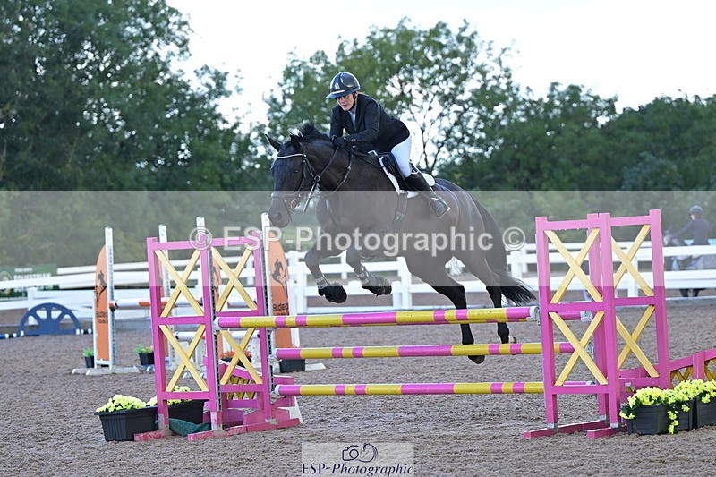 240912A-102013-00977 - Cls 8 Snr British Novice and 90cm Open