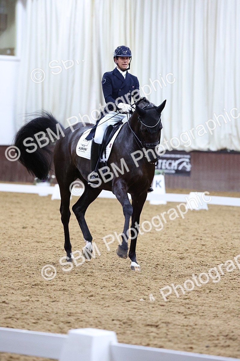 SBM_009735 - Class 14 - FEI Grand Prix - 19.27-20.27