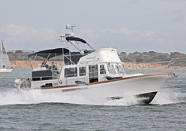 091004 CHILDS PLAY IMG_0921 - Motor Yachts