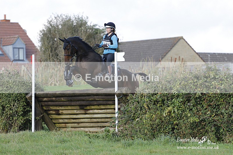  WWHT 171021 4062 - Open (1.00m)  17/10/21