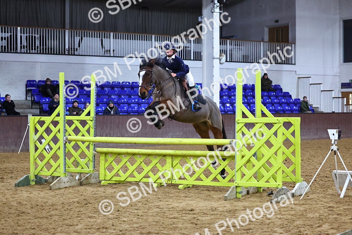 SBM_002811 - Class 6 - Holly & Ivy Stakes - 90cm