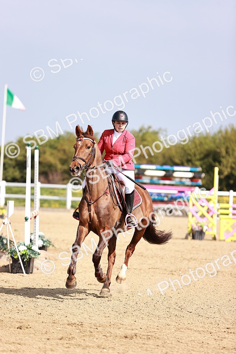  - Class 21 - Senior British Novice - 90cm