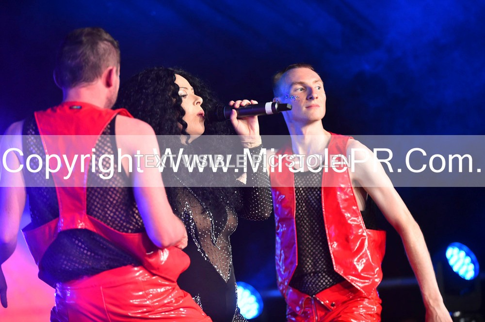 SH4_6769 - The Cher Experience