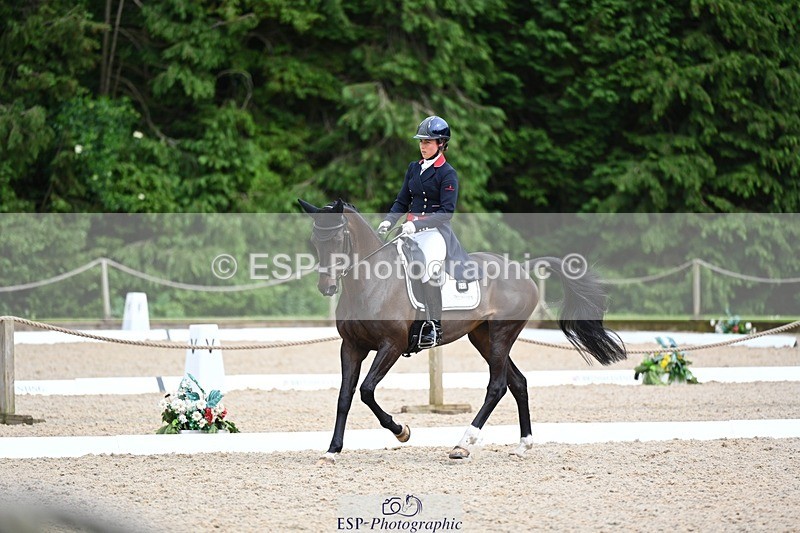 240524-160122-10677 - 540-OPPOSITION_HERALDIK_GIRL-Kirsty_Chabert