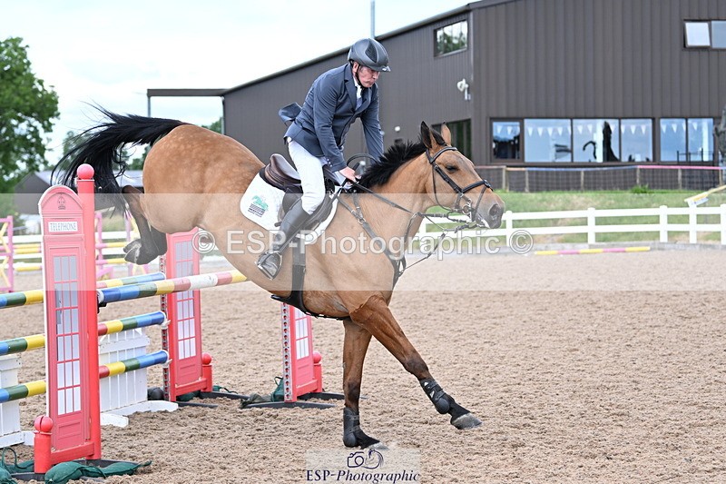 240619A-145106-00794 - Cls 4 Snr Newcomers and 1.10m Open