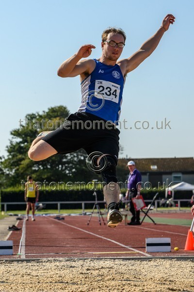 Age25SUN-918477 - Field Male