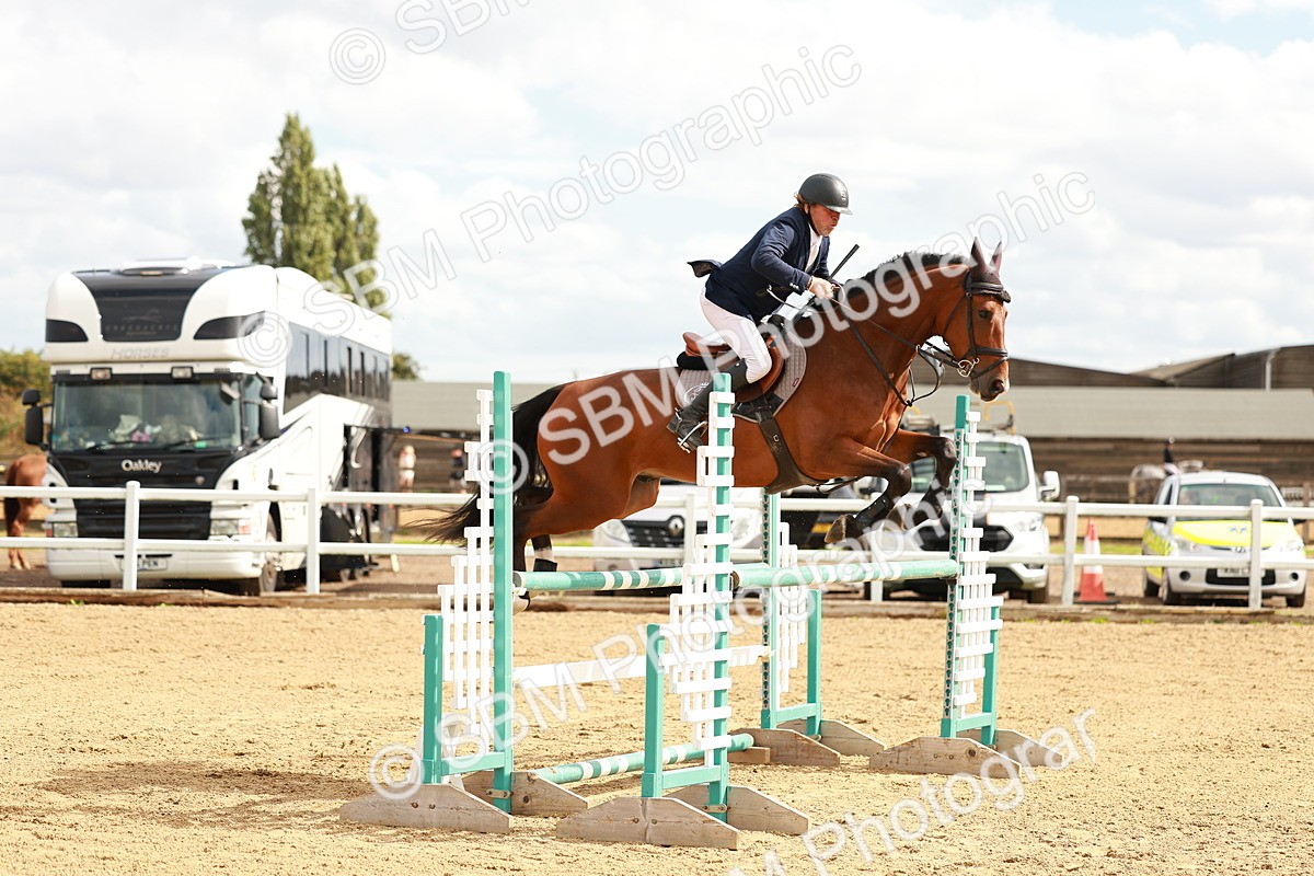 SBM_001368 - Class 4 - Senior Newcomers - 1.10m