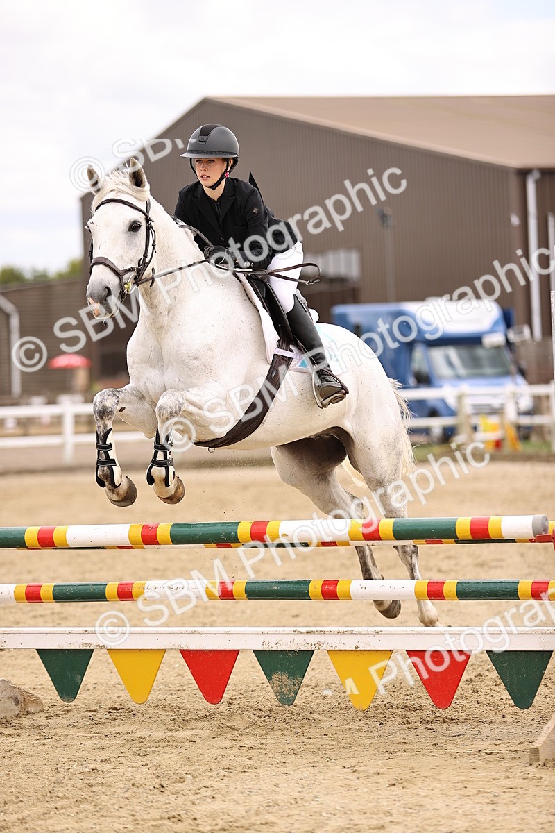 SBM_000393 - Class 4 - 1m showjumping
