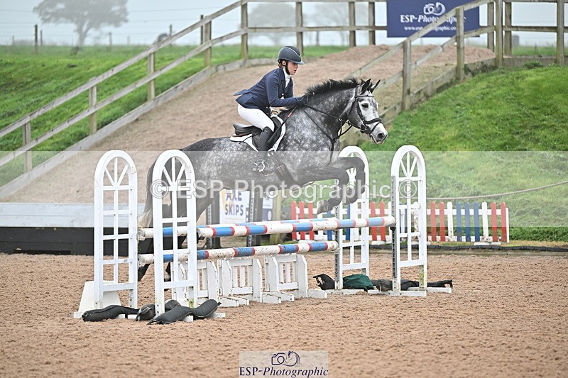 241103A-103953-06710 - SUN Cls 18 British Novice and 90cm Open