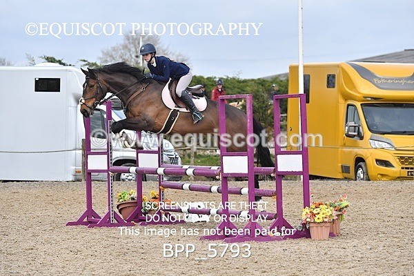 BPP_5793 - CLASS 24 SUN Senior British Novice/ 90cm Open