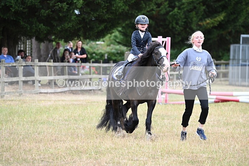WJ6_9545 - Class 12 Minimus Jumping 45cm
