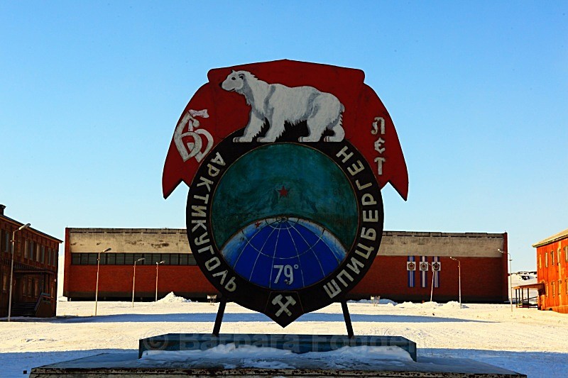 Pyramiden 0107 - Winter in the daylight