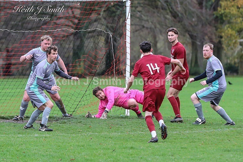 9KJS1461 - Nene League Sunday 16th November 2025 Abington Park