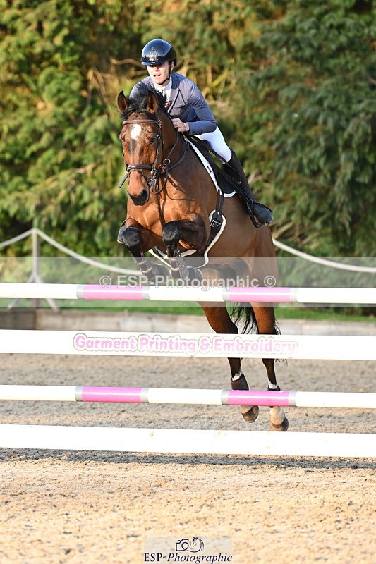 250322A-171849-03741 - Cls 14 Snr Fox & 1.20m Open