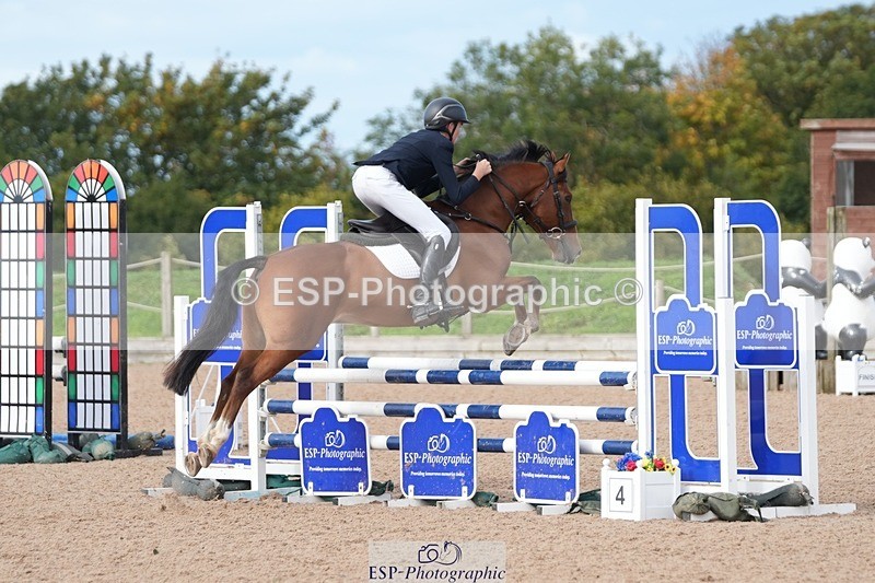 250921-102041-02164 - Cls 4 Pony British Novice and 80cm