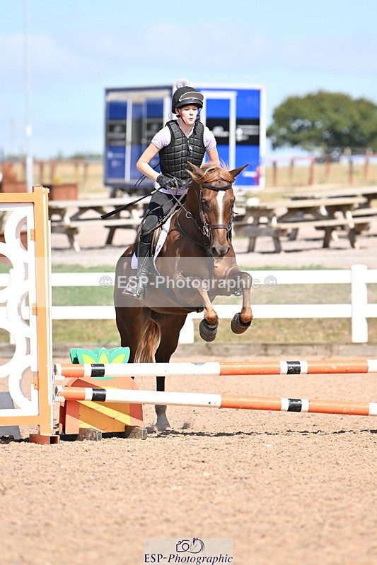 250821B-153147-00565 - Group B - Danielle
