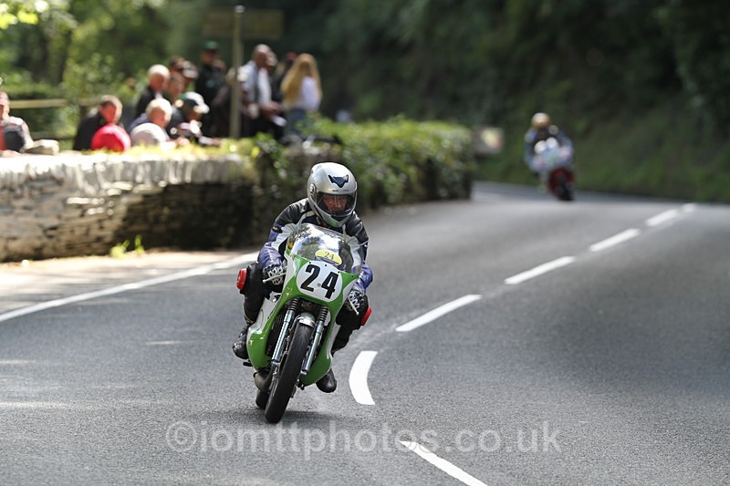 FOM_1051 - Classic TT Lap of honour
