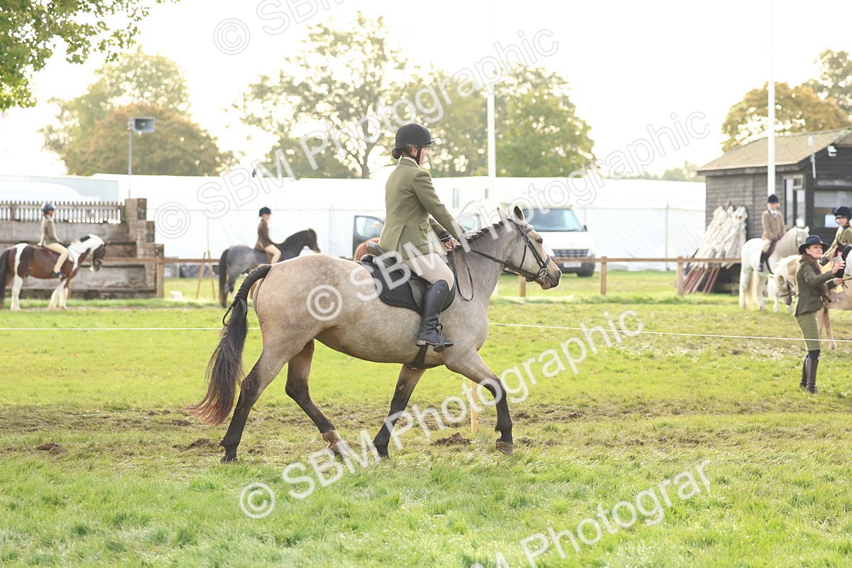 SBM_56584 - S40 - Starters Ridden Showing