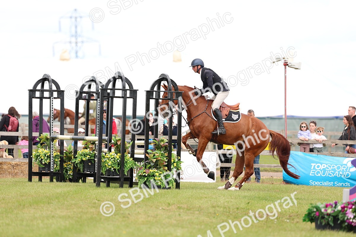 SBM_13732 - Class 206 - Senior Newcomers - 1.10m Open