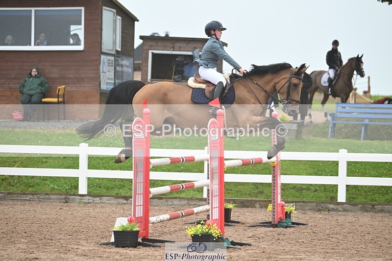 240720A-115048-14600 - Cls 11, 1 Star Bronze Tour 1.15m