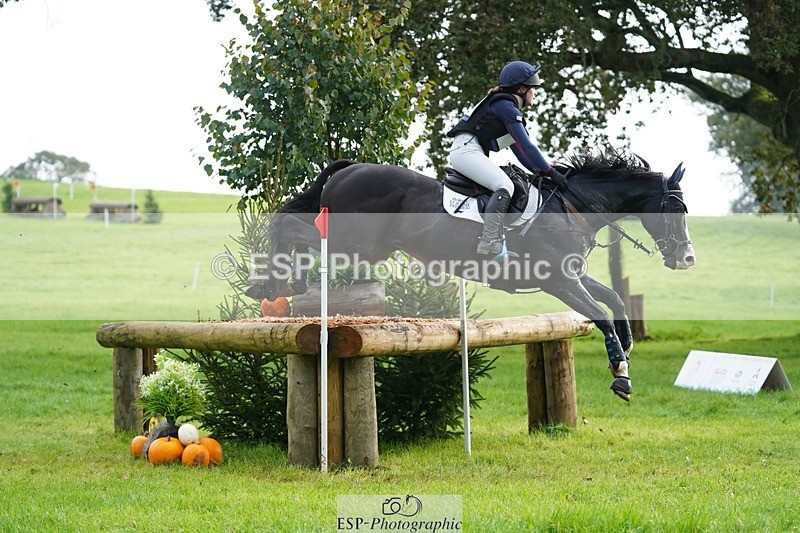 231020-101042-06056 - 004-CARTOON.HERO-Sophie.Wildern-XC