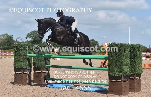JAC_4665 - CLASS 7 Senior Foxhunter/ 1.20m Open