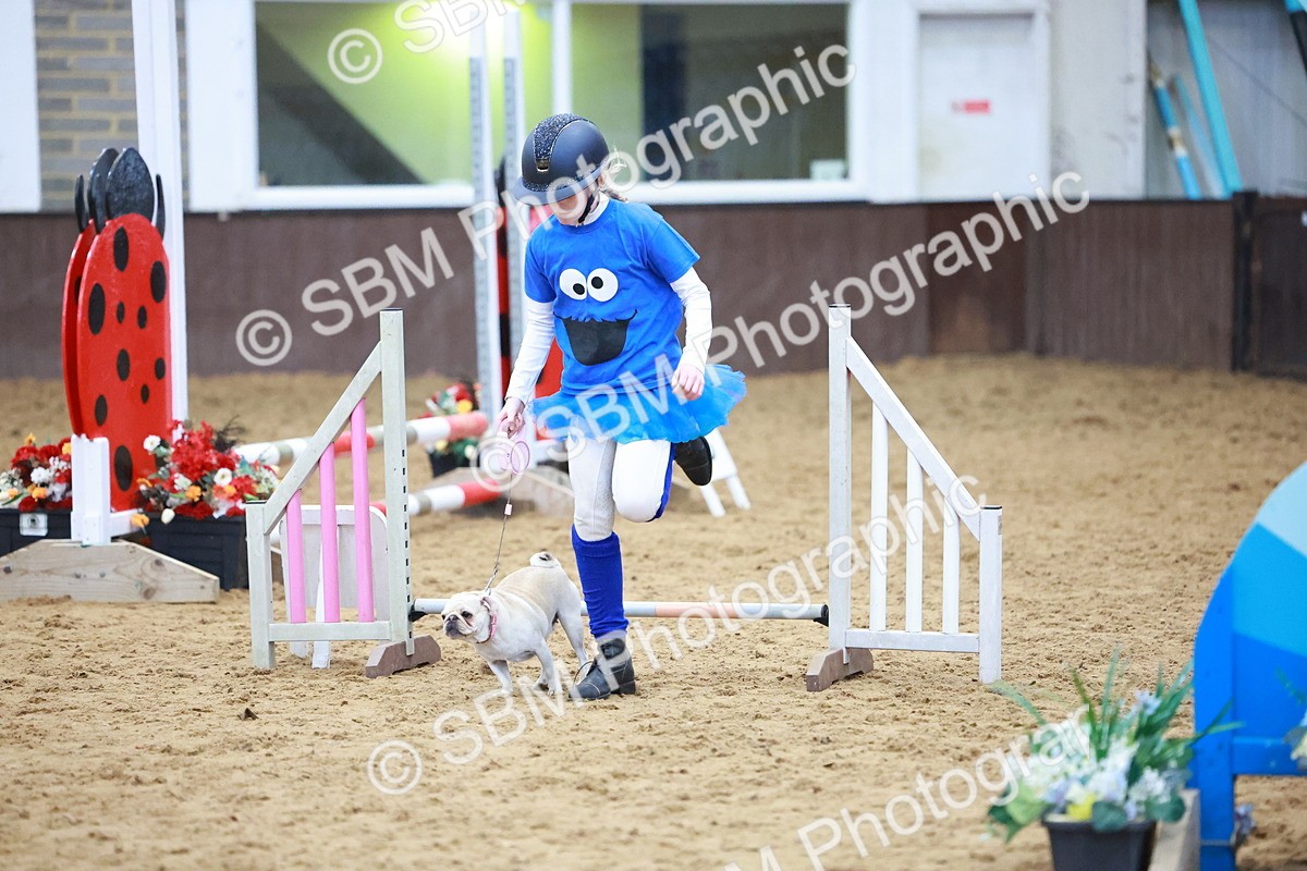 SBM_002140 - Class 3 - Horse & Hound (60cm)