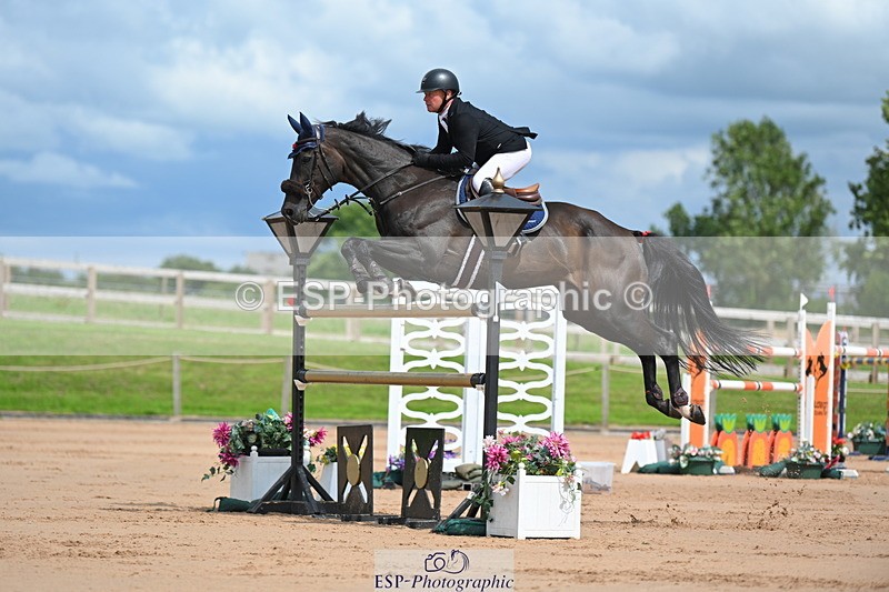 230721A-153030-07273 - Cls 10, 2 Star Big 1.45m Start to break