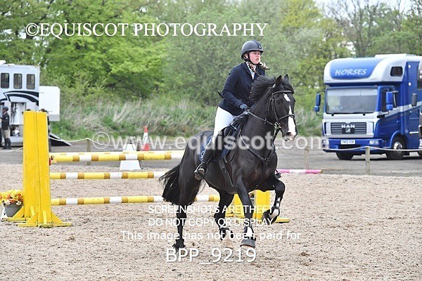 BPP_9219 - CLASS 30 SUN Senior Newcomers/ 1.10m Open