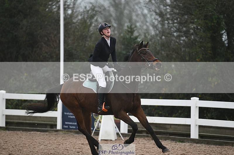 241103A-103101-07485 - SUN Cls 21 Snr Newcomers and 1.10m Open