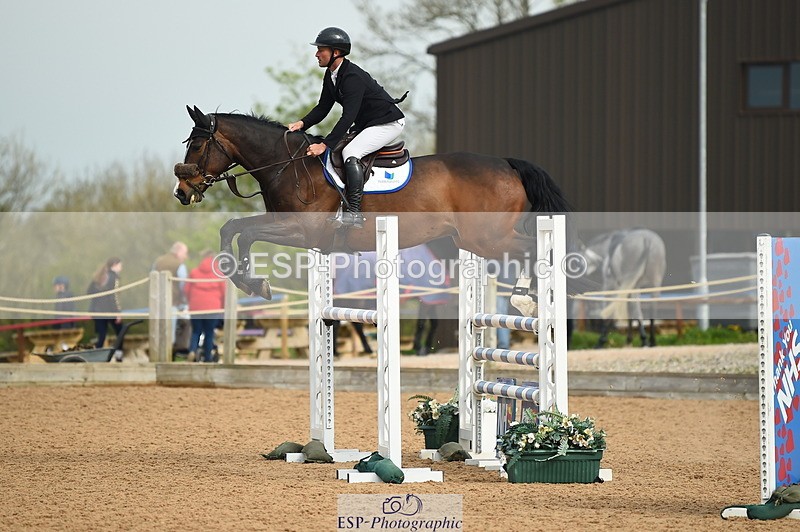 230504A-091204-00300 - Cls 8 Snr Foxhunter